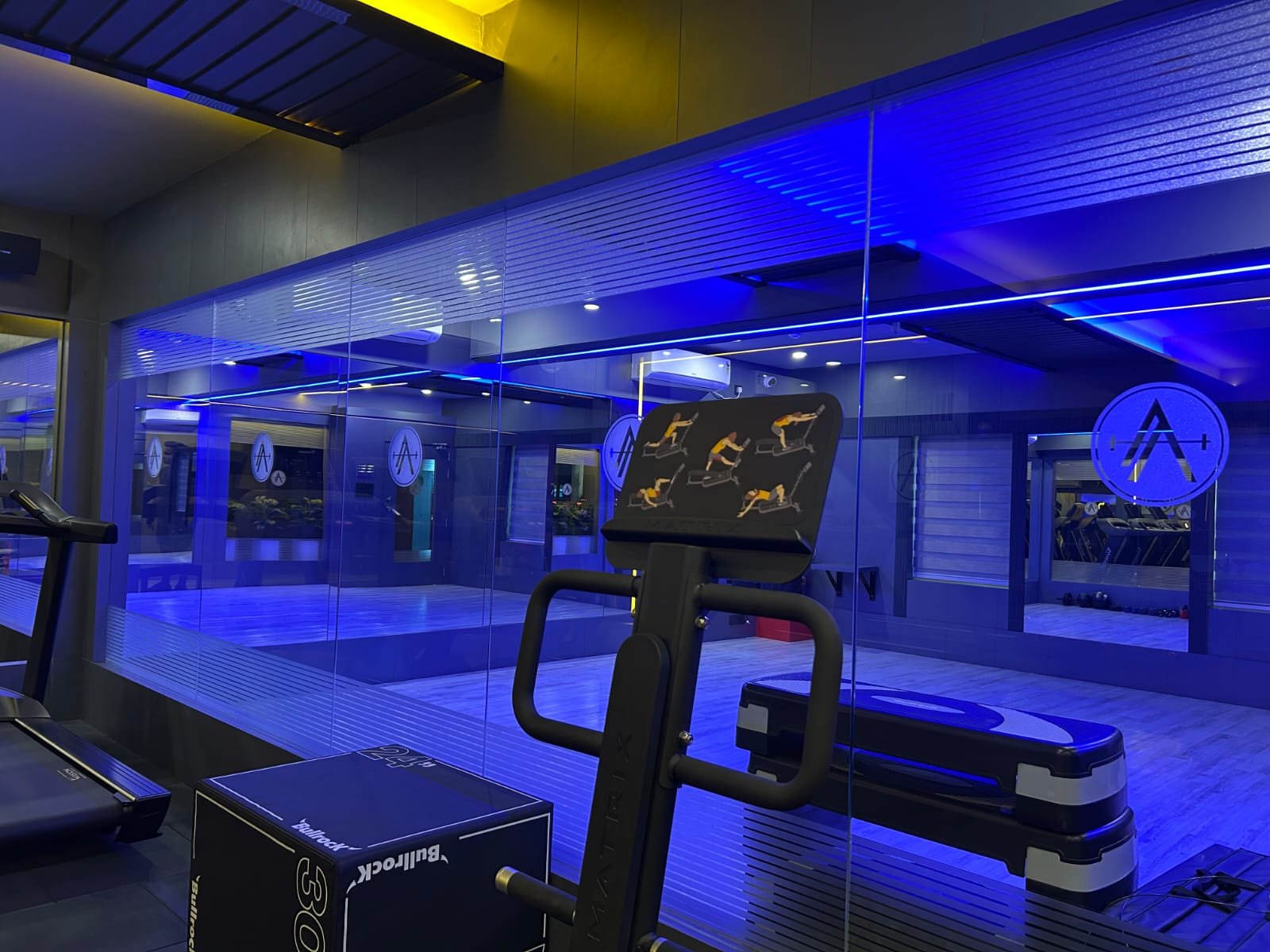 Aura Athletic Images